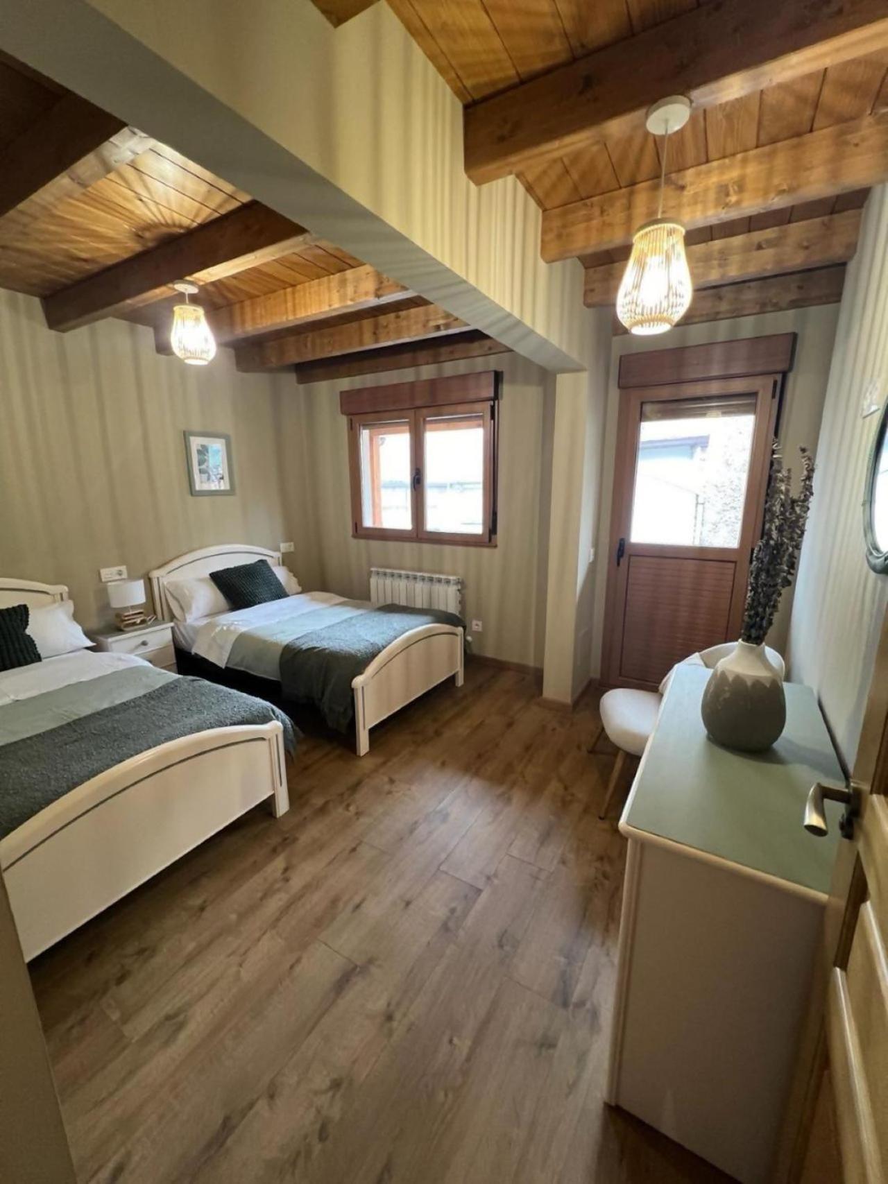 Casa Moises En Bimenes Villa ภายนอก รูปภาพ